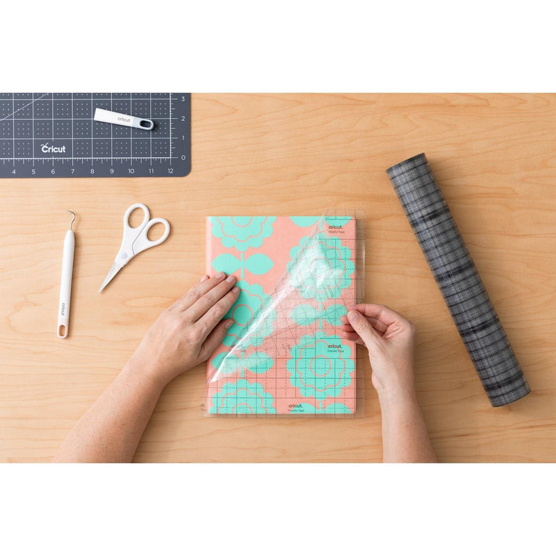 Afbeelding laden in galerijviewer, Cricut • transfer tape linerless 2286x33cm
