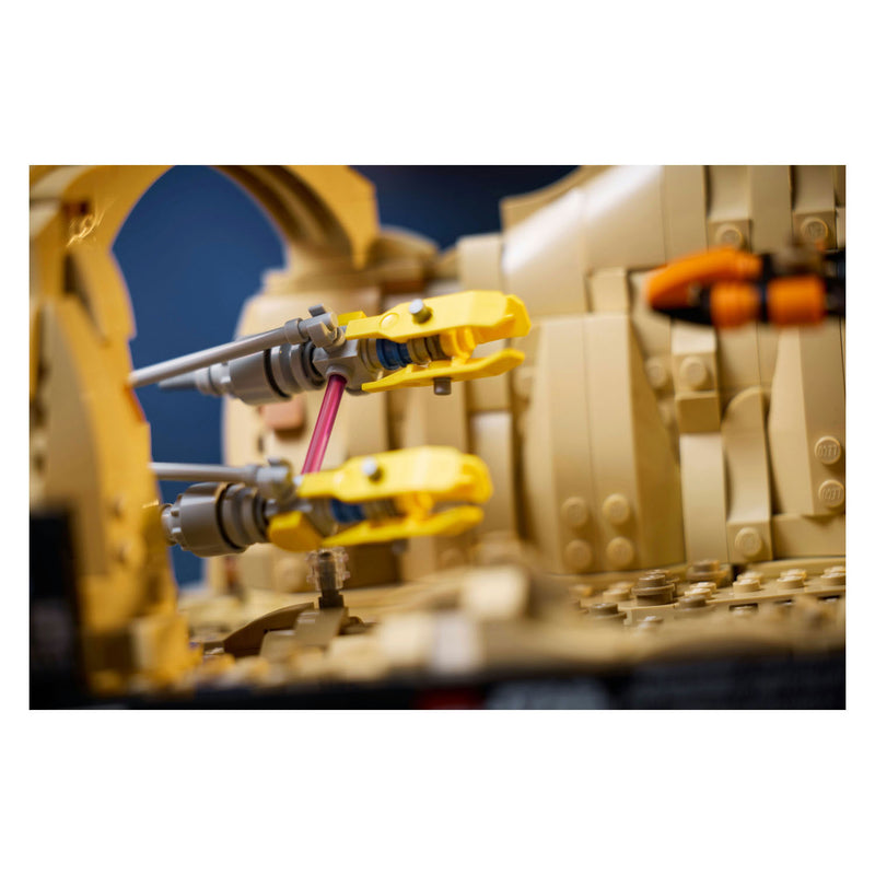 Afbeelding laden in galerijviewer, Lego star wars 75380 mos espa podrace diorama
