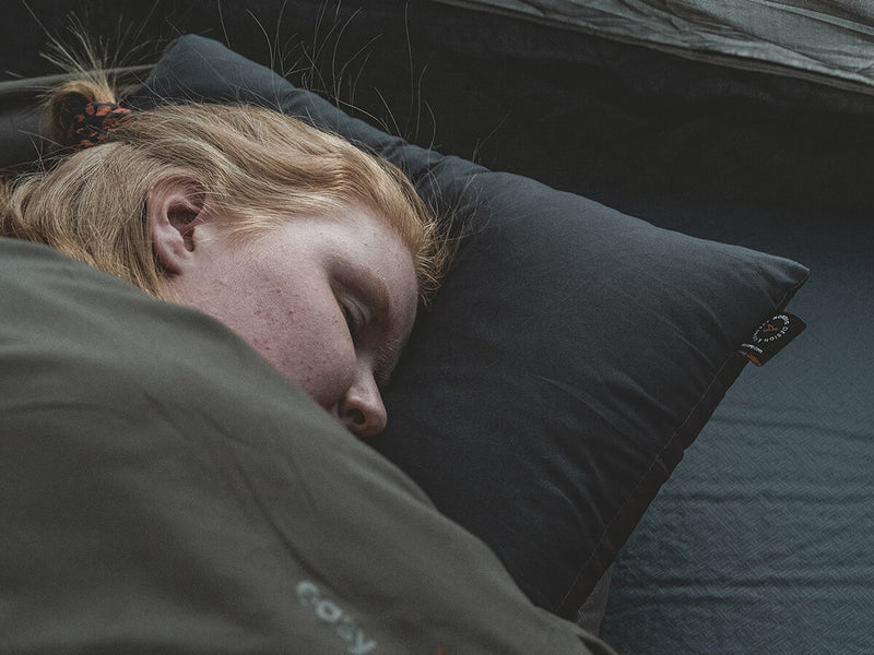 Afbeelding laden in galerijviewer, Easy camp raven pillow
