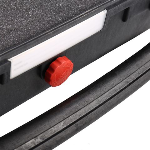 Afbeelding laden in galerijviewer, Explorer Cases RED Line 9413 Geweer Koffer met Plukschuim
