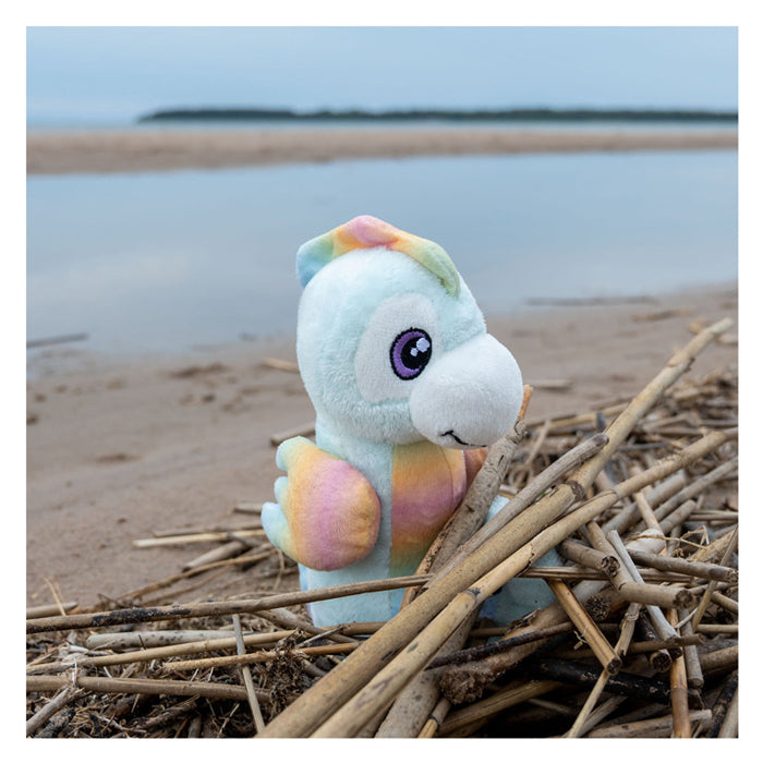 Afbeelding laden in galerijviewer, Tactic save the sea zeepaard matilda –duurzame knuffel 20x10x5 cm– gemaakt van 4-7 gerecyclede pet flessen – inclusief adoptiecertificaat – educatief speelgoed vanaf 0 jaar – ecologisch pluche – 100% recyclebaar – bescherm de zee – met gratis app
