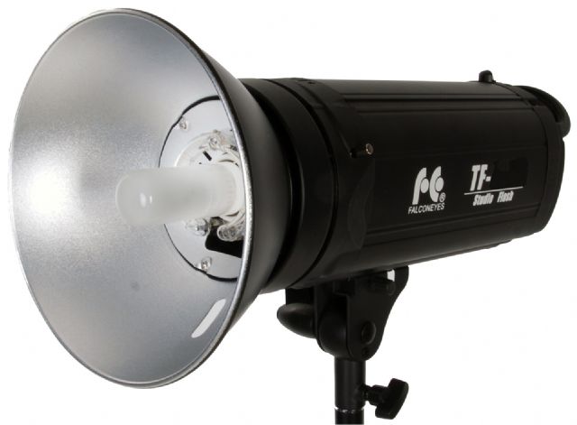 Afbeelding laden in galerijviewer, Falcon eyes studioflitsset tfk-2900a
