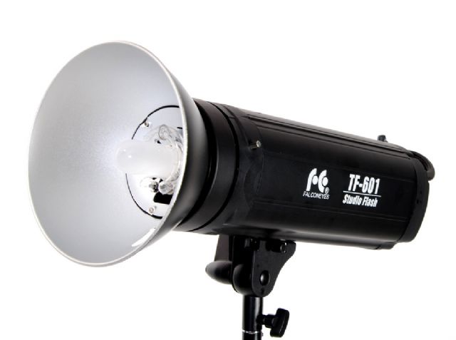 Afbeelding laden in galerijviewer, Falcon eyes studioflitser tf-601 digitaal
