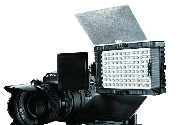 Afbeelding laden in galerijviewer, Falcon eyes led lamp set dimbaar dv-96v-k1 op batterij
