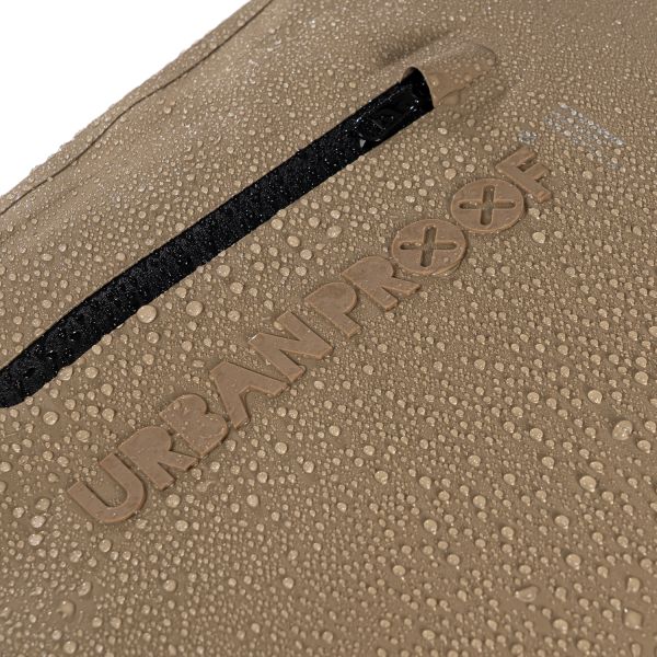 Afbeelding laden in galerijviewer, Urbanproof urban proof single storm tas 20l zand recycled
