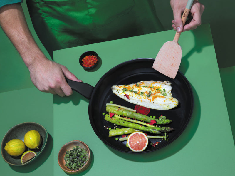 Afbeelding laden in galerijviewer, Tefal kookgerei tefal renew black koekenpan 28 cm zwart
