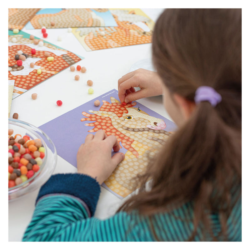 Afbeelding laden in galerijviewer, Playmais trendy mosaic paarden (>3.000 stukjes)
