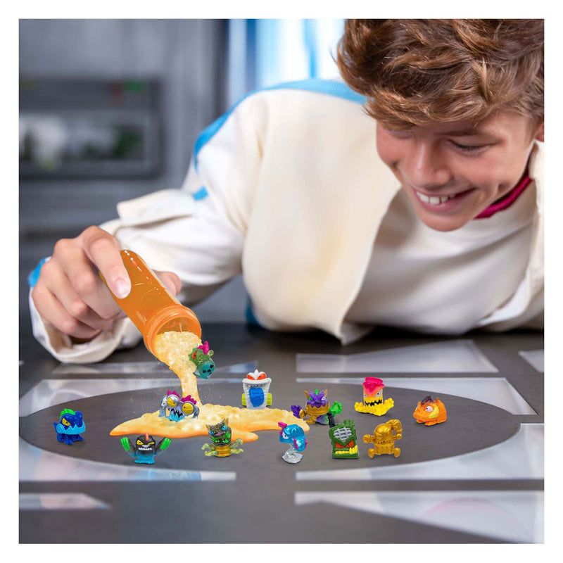 Afbeelding laden in galerijviewer, Spectron mrbeast lab swarms series 2 atomic serie actiefiguur, 12-pack
