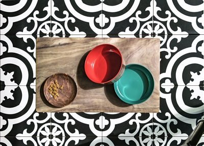 Afbeelding laden in galerijviewer, Tarhong voerbak hond olive melamine houtprint teal zeegroen
