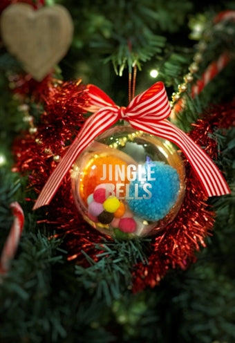 Afbeelding laden in galerijviewer, Cupid comet Jingle bells kerstbal met speelgoed kat
