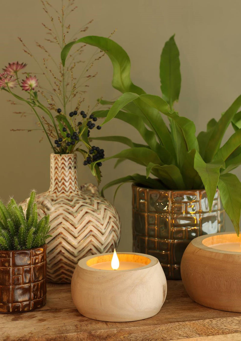 Afbeelding laden in galerijviewer, Ideas 4 seasons led kaars hout ã˜12 h.6 cm met timer bruin
