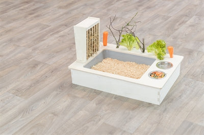 Afbeelding laden in galerijviewer, Trixie voederstation met voerbak waterbak hooiruif hout naturel
