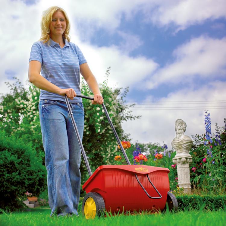 Afbeelding laden in galerijviewer, Wolf-garten universele strooiwagen we 330 - strooibreedte 41 cm - inhoud 15 liter
