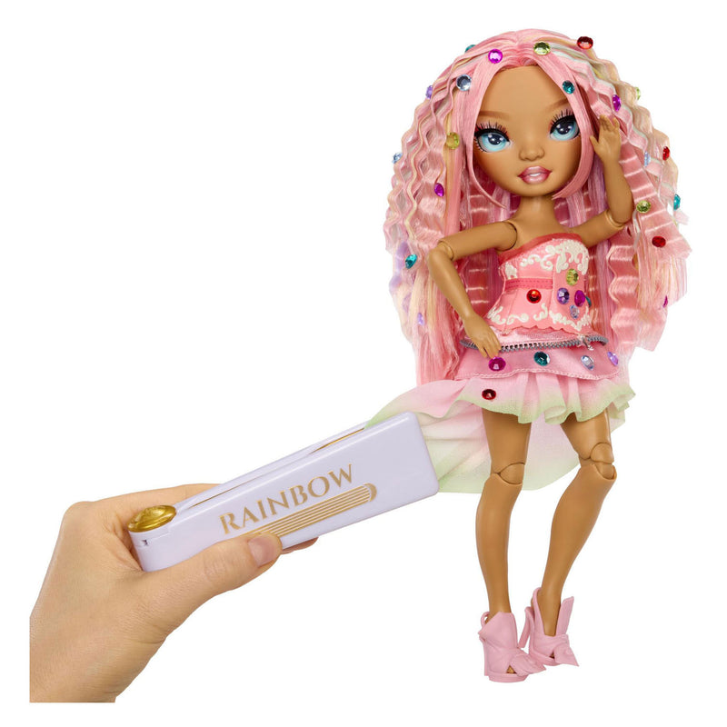Afbeelding laden in galerijviewer, Rainbow high be dazzling-modepoppen -adeline rose (roze) met bedazzle-tool en glinsterende strass-steentjes
