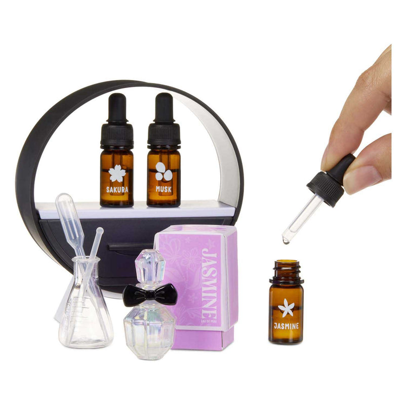 Afbeelding laden in galerijviewer, Mga entertainment miniverse make it mini fragrances - knutselset - mini parfum maken - verschillende geuren
