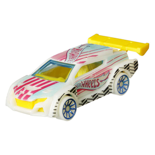 Hot wheels  monster trucks set met 10 speelgoedvoertuigen die licht geven in het donker