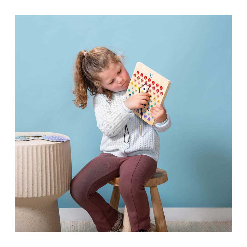 Afbeelding laden in galerijviewer, Bs toys thread and code ga519 – houten rijgspel met kaarten touwen
