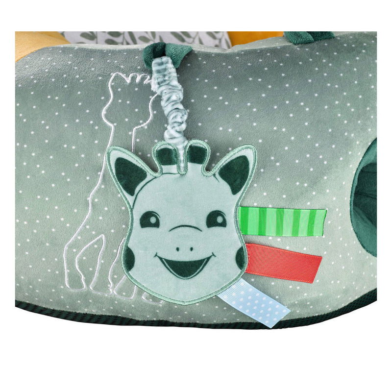 Afbeelding laden in galerijviewer, Sophie de giraf baby seat play - babystoel met activiteiten - baby speelgoed - kraamcadeau - babyshower cadeau - vanaf 3 maanden - 27 x 55 x 50 cm
