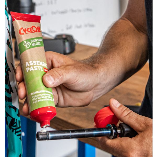 Afbeelding laden in galerijviewer, Cyclon Montagepasta plant based tube 150ml
