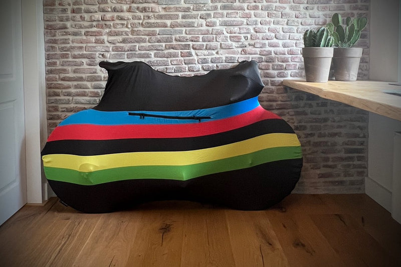 Afbeelding laden in galerijviewer, Ds covers Fietssok RAINBOW geschikt voor op de fietsdrager zwart
