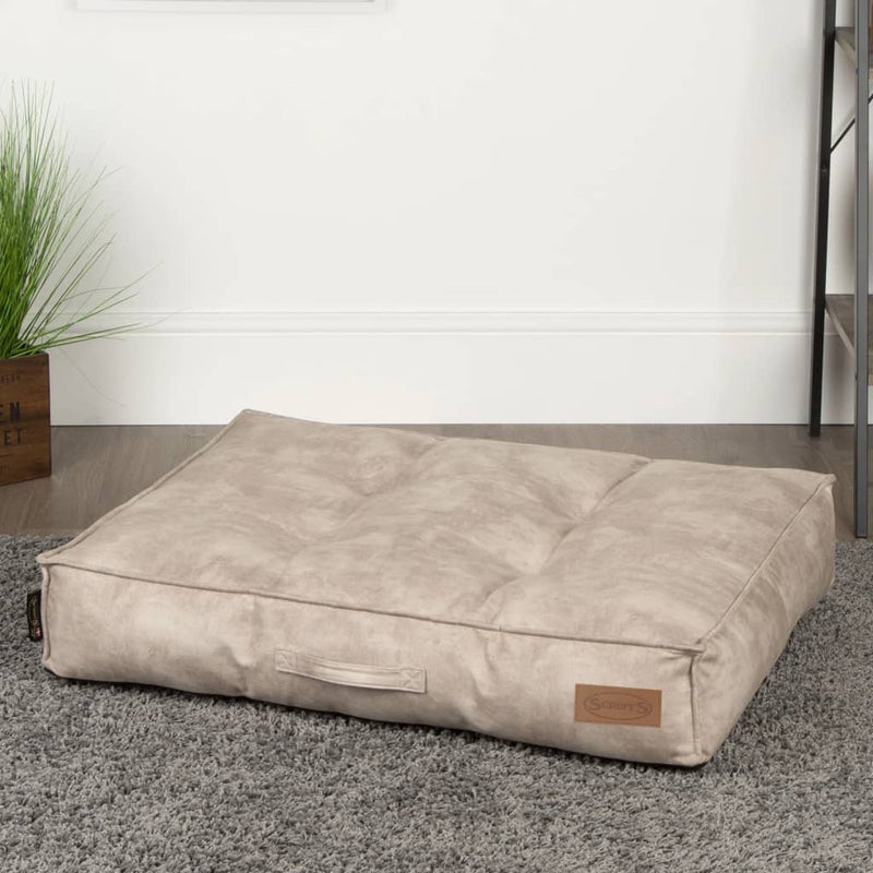 Afbeelding laden in galerijviewer, Scruffs Tramps Scruffs Tramps Hondenkussen Kensington maat M 80x60 cm crèmekleurig
