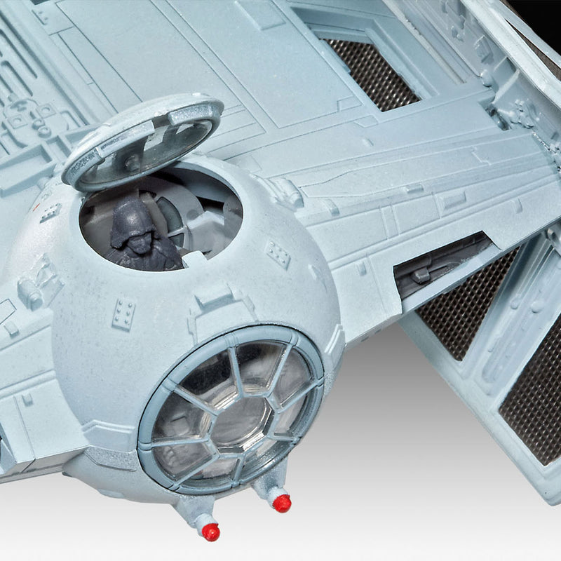 Afbeelding laden in galerijviewer, Revell darth vader's tie fighter
