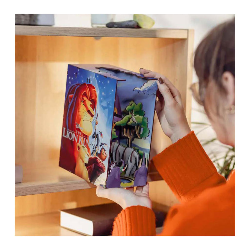 Afbeelding laden in galerijviewer, Disney revell - tiny adventures book nook lion king
