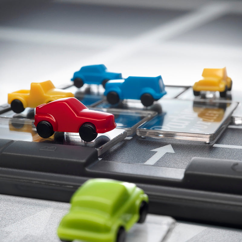 Afbeelding laden in galerijviewer, Smartgames - parking puzzler - 60 opdrachten - breinbreker - auto's - reisspel
