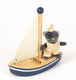Egmont malo de kat in een boot. 18x18x8