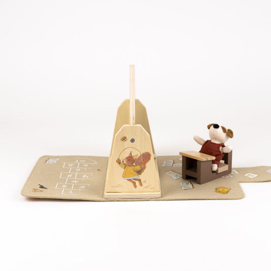 Egmont school mini vrienden. 23x21x10 cm