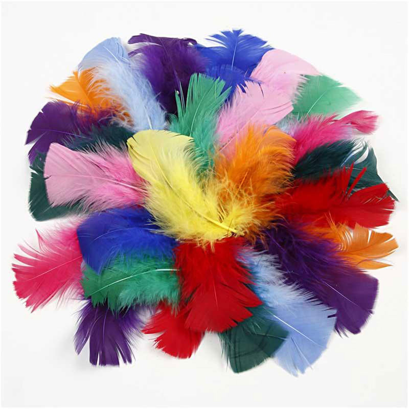Afbeelding laden in galerijviewer, Creativ company veren in diverse kleuren 7-8cm, 50gr
