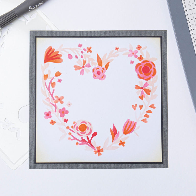 Afbeelding laden in galerijviewer, Sizzix • layered stencils heart wreath 4pieces
