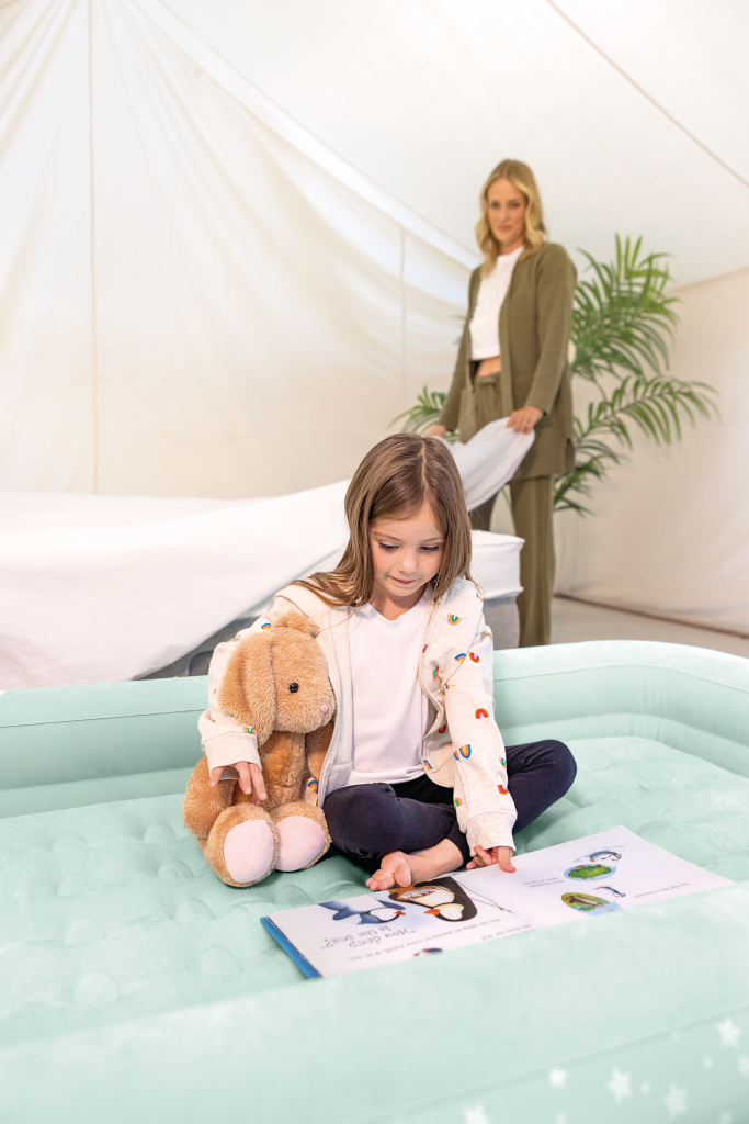 Afbeelding laden in galerijviewer, Intex Kinder kampeerluchtbed
