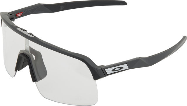 Afbeelding laden in galerijviewer, Oakley sutro lite photochromic sunglasses
