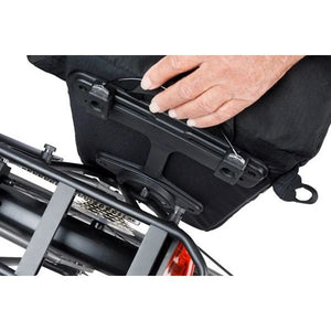 Basil fietsschoudertas move mik studs 14 liter 14 x 24 x 34 cm - zwart