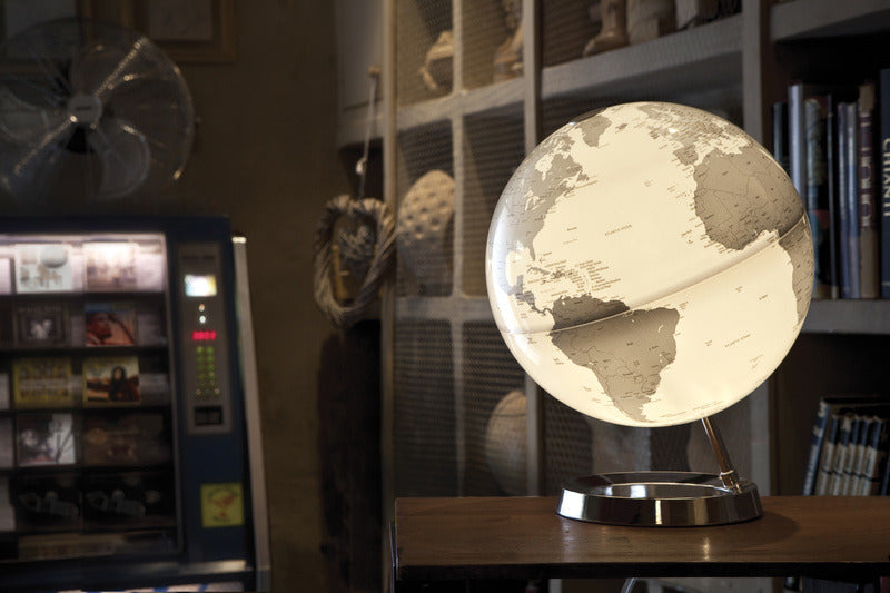 Afbeelding laden in galerijviewer, Atmosphere nr-0331f7ns-gb globe bright chrome 30cm diameter kunststof voet engelstalig
