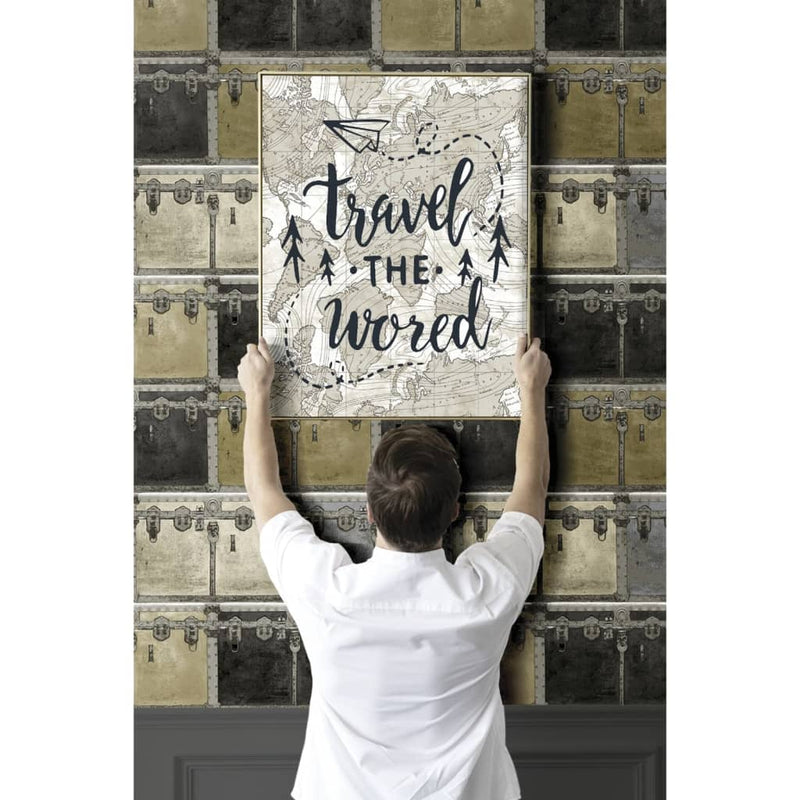 Afbeelding laden in galerijviewer, Noordwand behang friends coffee boxes and locks metallic en beige
