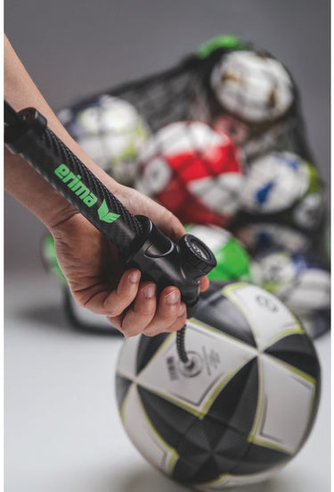 Erima - ballenpomp met luchtdrukmeter- zwart groen
