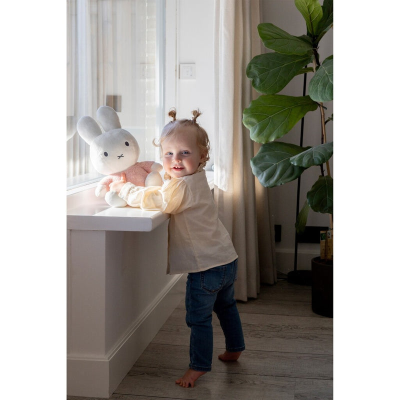 Afbeelding laden in galerijviewer, Nijntje fluffy knuffel 35 cm roze
