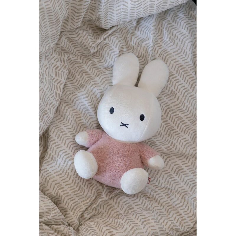 Afbeelding laden in galerijviewer, Nijntje fluffy knuffel 35 cm roze
