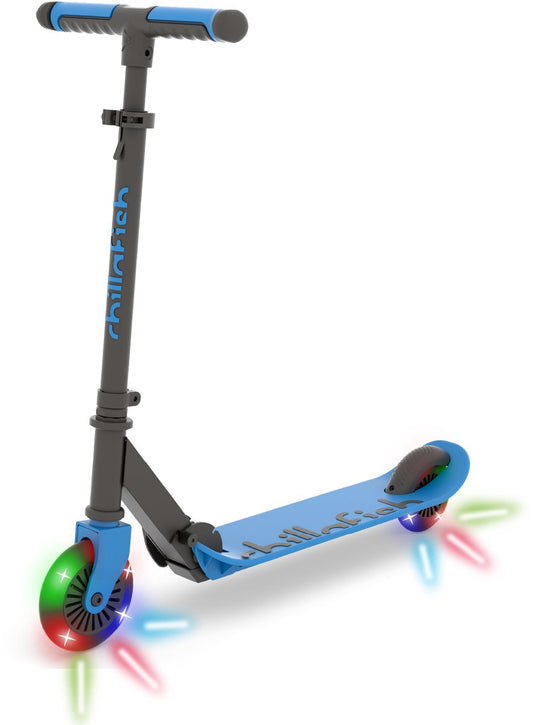 Chillafish kinderstep jongens en meisjes vanaf 5 jaar met led wielen - blauw - step met verstelbaar stuur en voetrem - opvouwbaar en lichtgewicht met abec-5 wielen - geen batterijen nodig - model flexxi glow