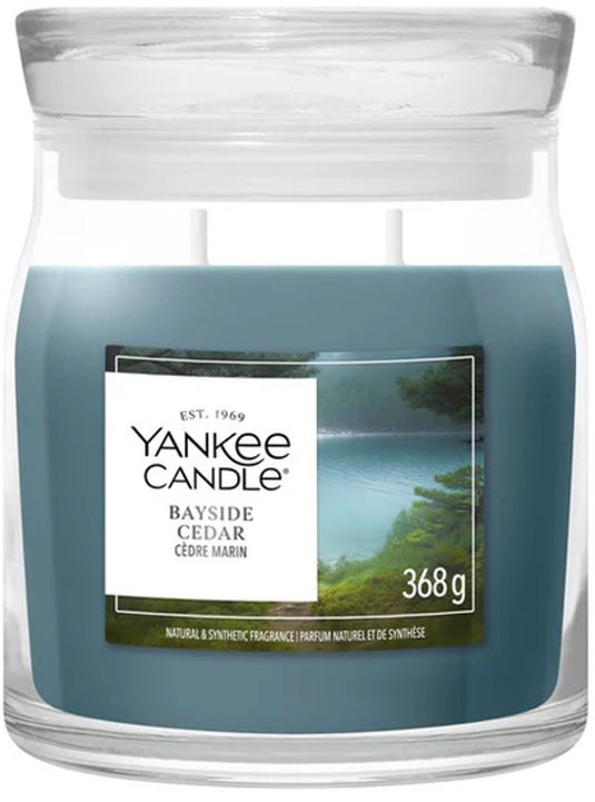 Yankee candle - bayside cedar medium geurkaars - 50 branduren - 2 lonten