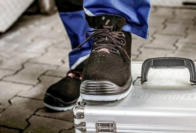 Afbeelding laden in galerijviewer, Nitras safety lage schoen micro step i safety shoes gr. 43 nitras micro step i
