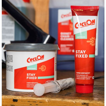 Cyclon Stay Fixed Carbon M.T. Paste 150 ml (in blisterverpakking)