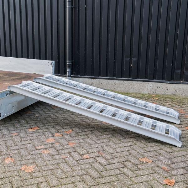 Afbeelding laden in galerijviewer, Oprijplank set 247cm 1800 kg.

