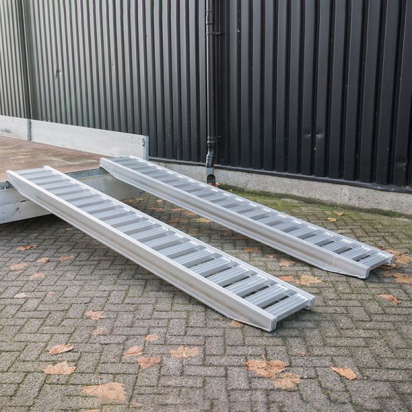 Afbeelding laden in galerijviewer, Oprijplank stuk 300 cm 2500kg.
