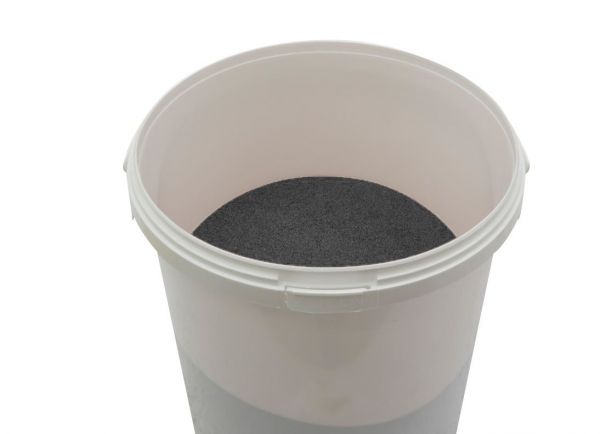 Afbeelding laden in galerijviewer, Straalgrit emmer 12.5 kg zwart 0.2 -1.0 mm.
