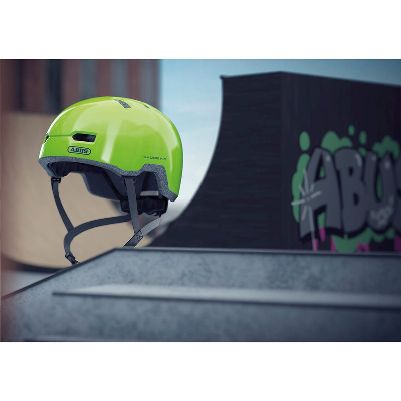 Afbeelding laden in galerijviewer, Abus Helm Skurb Kid shiny green S 45-50cm
