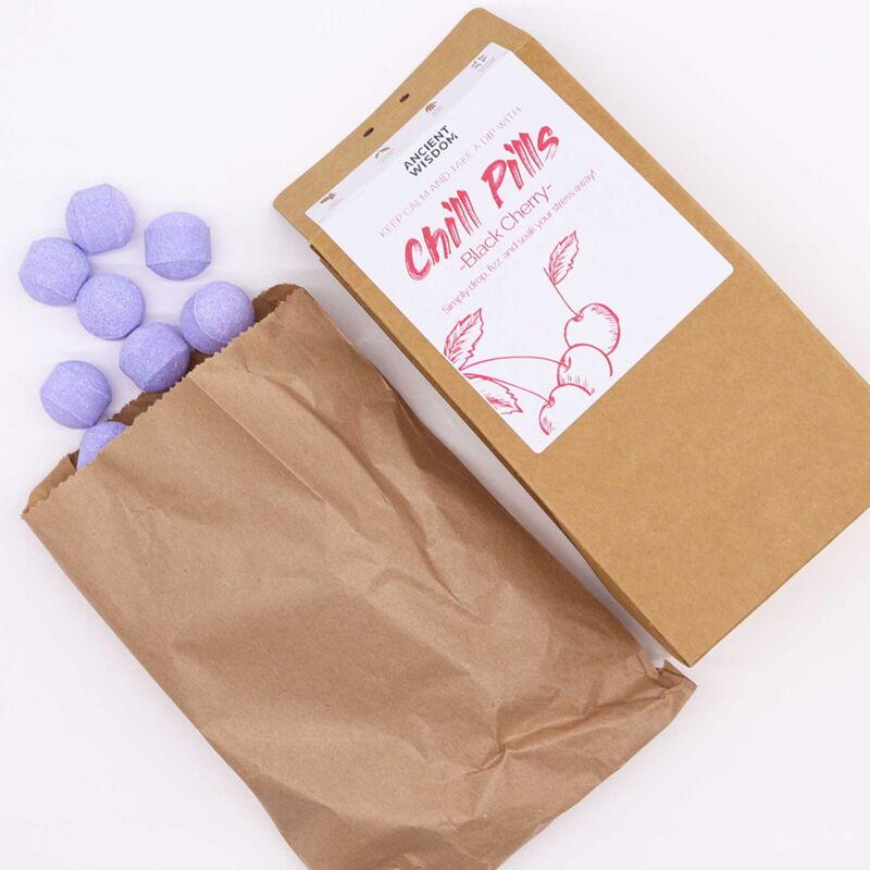 Afbeelding laden in galerijviewer, Zwarte kers badbruisballen fizz chill pill gift box
