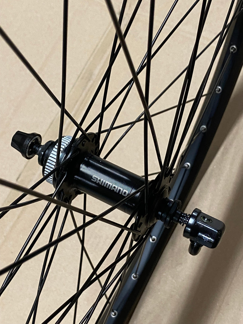 Afbeelding laden in galerijviewer, Roland voorwiel 27 21-584 taurus alu. zwart shimano tx505 schijfrem
